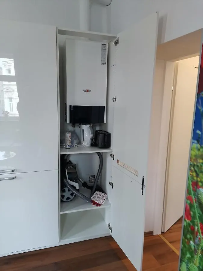 Studio & Apartments Near Reumannplatz Vienna