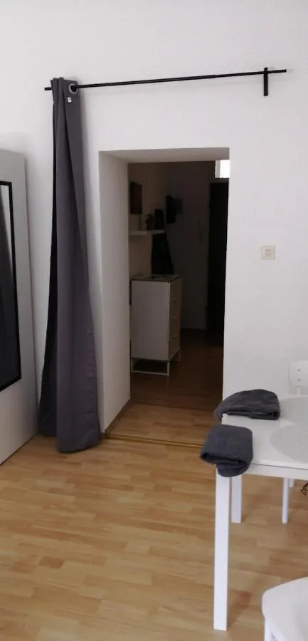 Studio & Apartments Near Reumannplatz Vienna 0*,  Austria