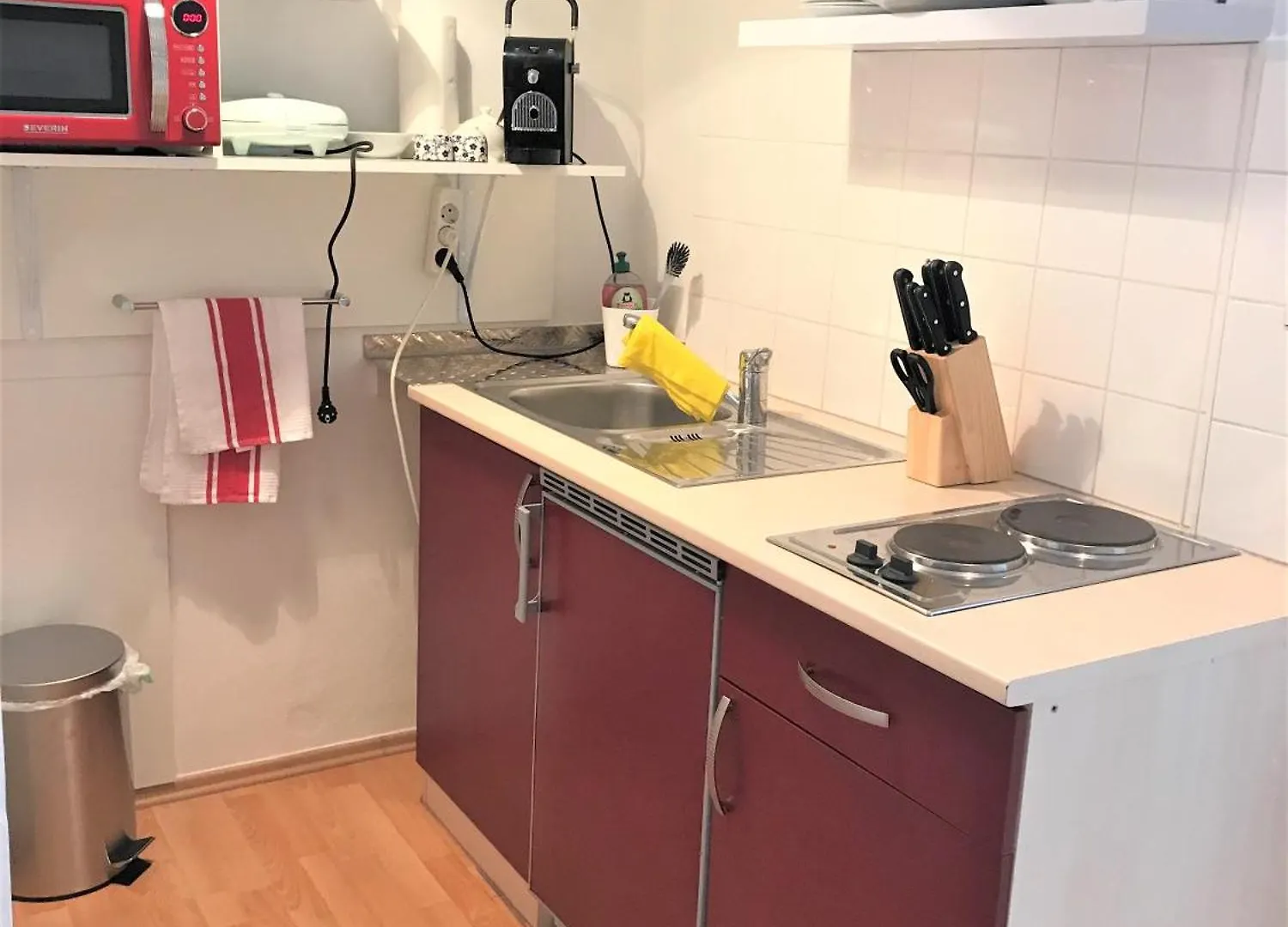Studio & Apartments Near Reumannplatz Vienna 0*,  Austria