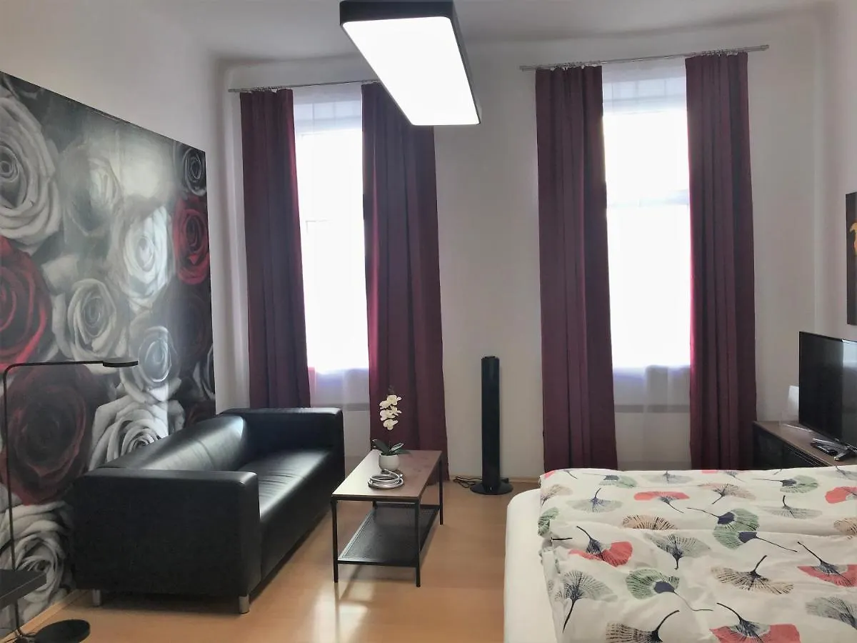 Studio & Apartments Near Reumannplatz Vienna
