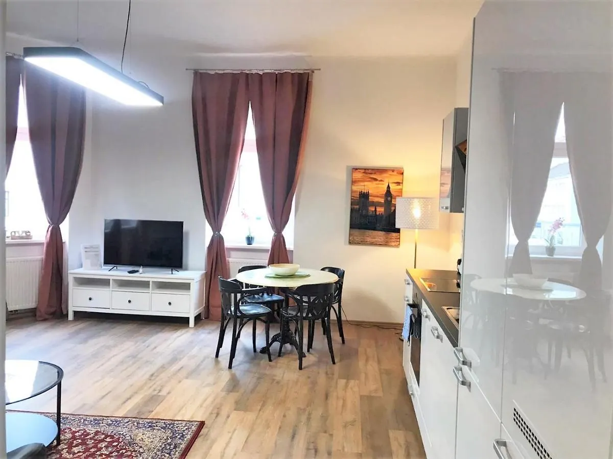 Studio & Apartments Near Reumannplatz Vienna