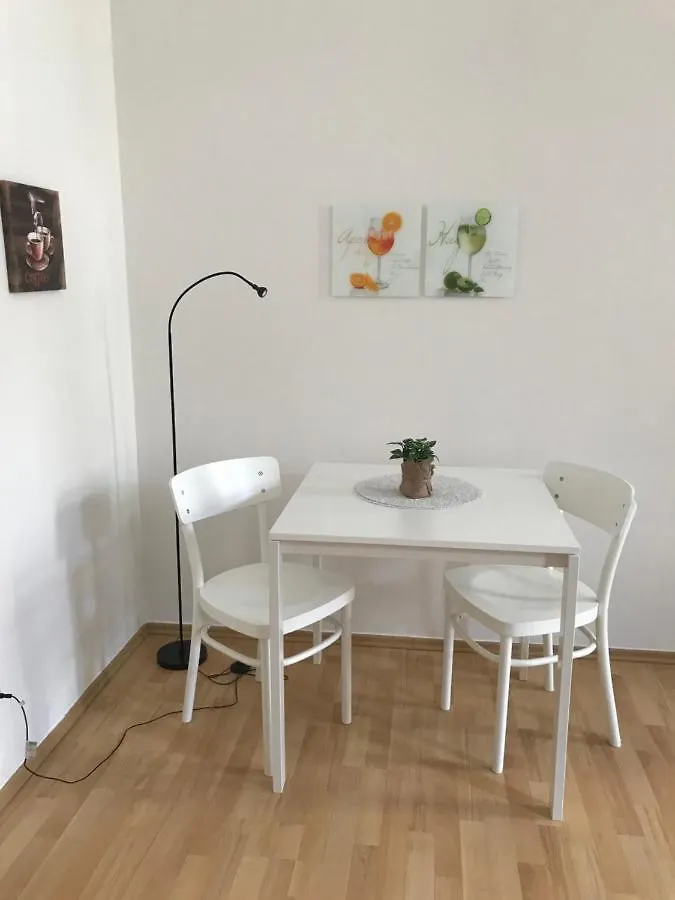 Studio & Apartments Near Reumannplatz Vienna