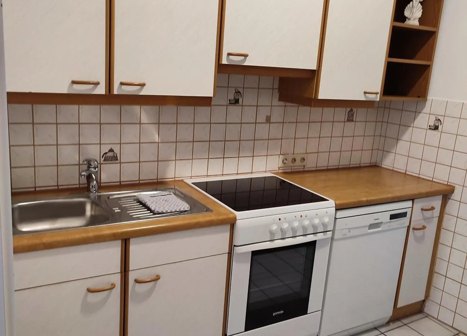 Studio & Apartments Near Reumannplatz Vienna 0*,  Austria