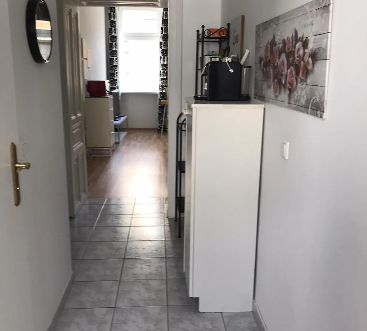 Studio & Apartments Near Reumannplatz Vienna