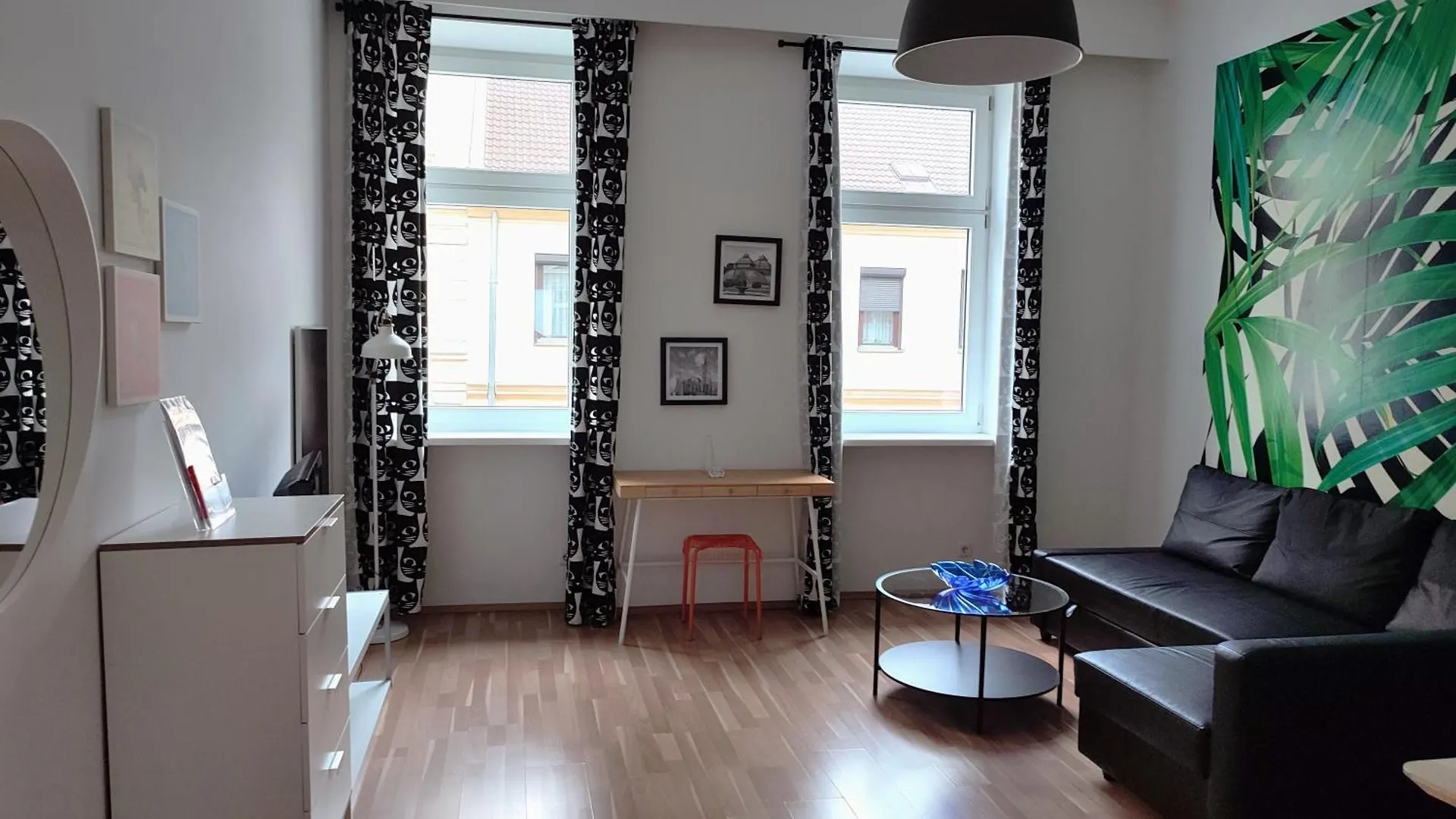 Studio & Apartments Near Reumannplatz Vienna 0*,  Austria