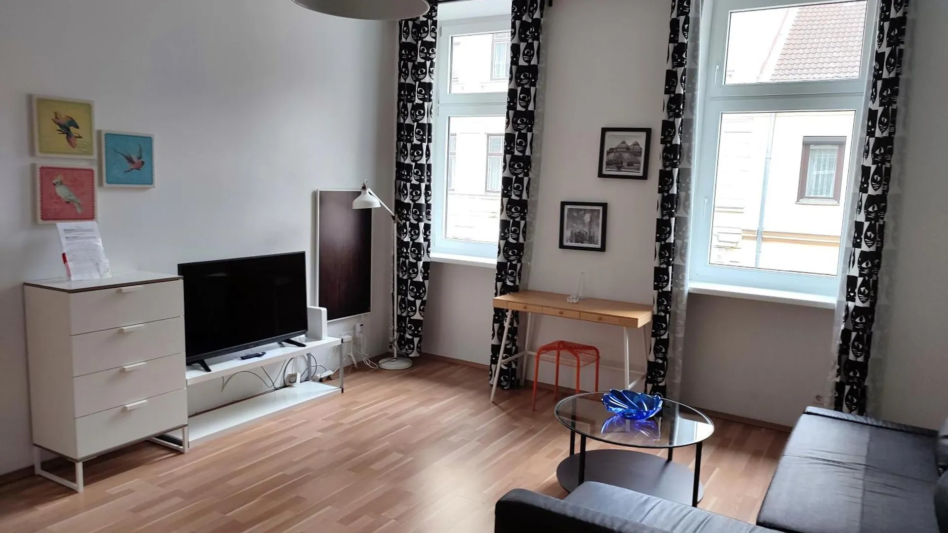 Studio & Apartments Near Reumannplatz Vienna 0*,  Austria