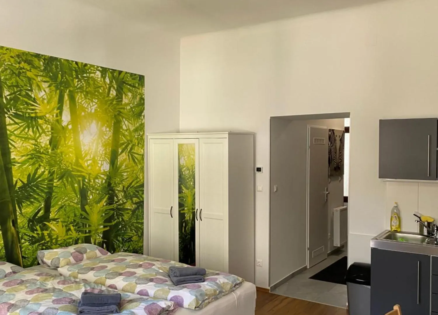 Studio & Apartments Near Reumannplatz Vienna
