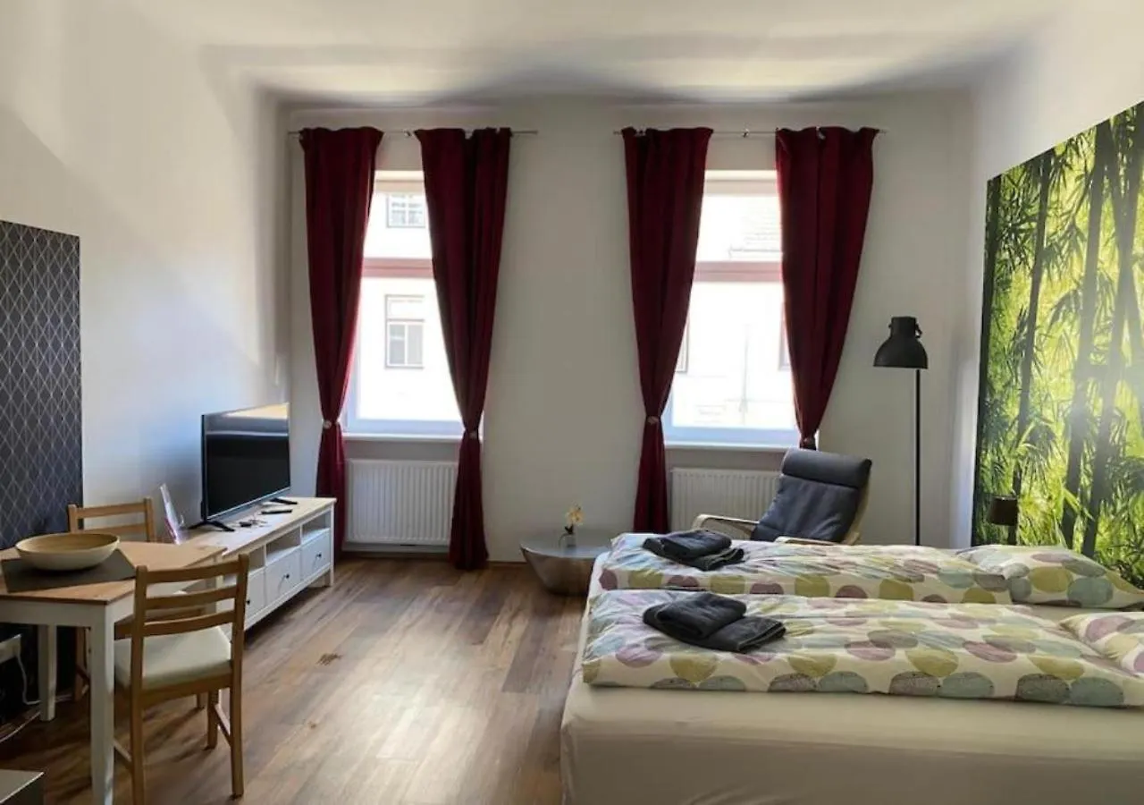 Studio & Apartments Near Reumannplatz Vienna