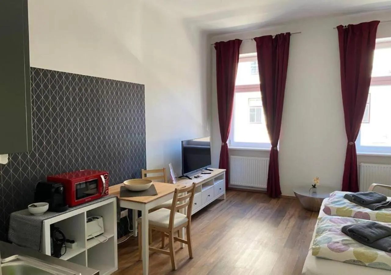 Studio & Apartments Near Reumannplatz Vienna